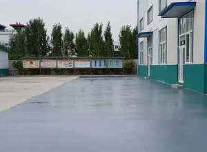 滨州彩色路面喷涂翻新的材料对冬季